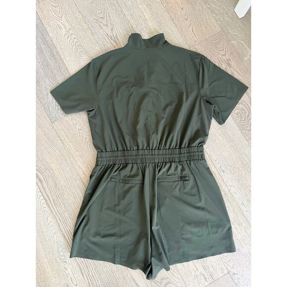 ATHLETA Avenue Romper Olive Green EUC SZ Large Quick-Drying Wrinkle-Resistant - Picture 4 of 7